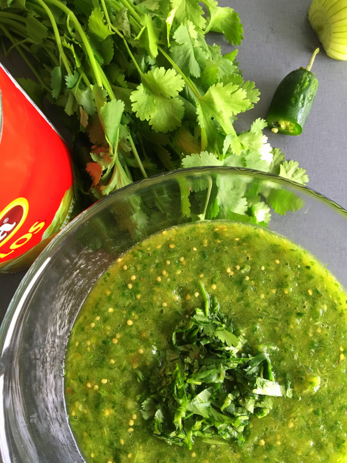 Grøn tomatillo salsa